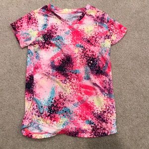 Fun splattered breathable shirt.